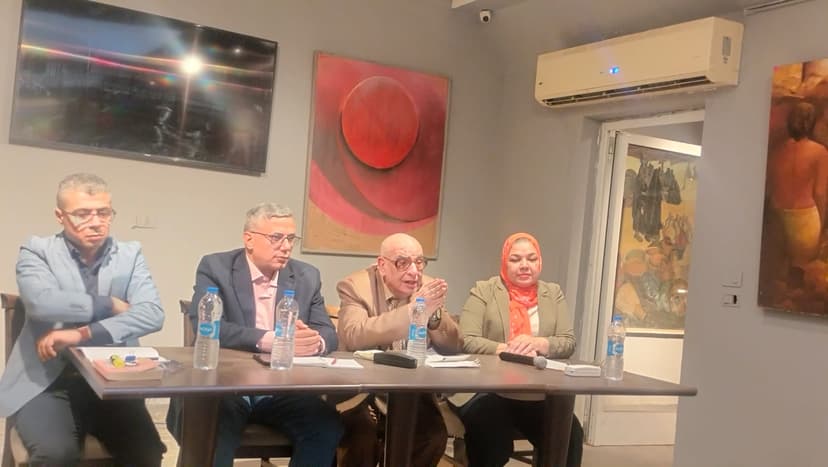 صورة من الألبوم