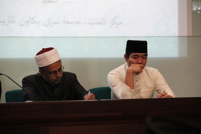 صورة من الألبوم